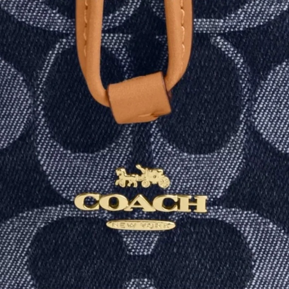 NWT COACH Drawstring Wristlet In Signature Denim CZ031 - Picture 5 of 6